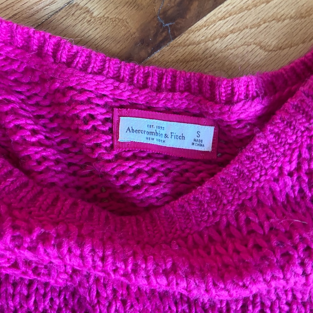 Abercrombie and Fitch Pink Sweater - Picture 3 of 3